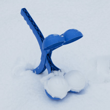 Schneeballformer  formt 2 Schneebälle zeitgleich